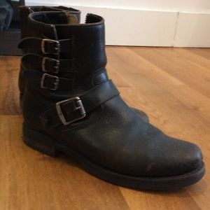 FRYE Veronica Belted Short